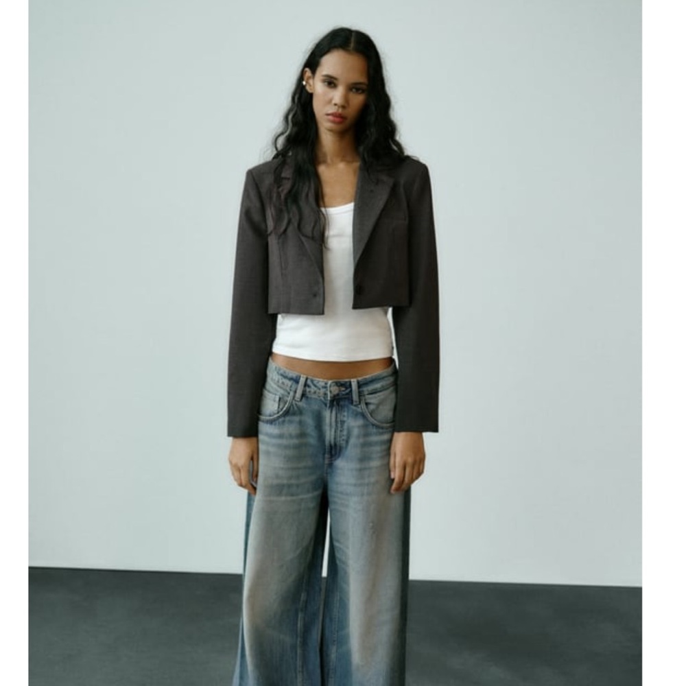 Cropped pin striped blazer - Picture 5 of 6